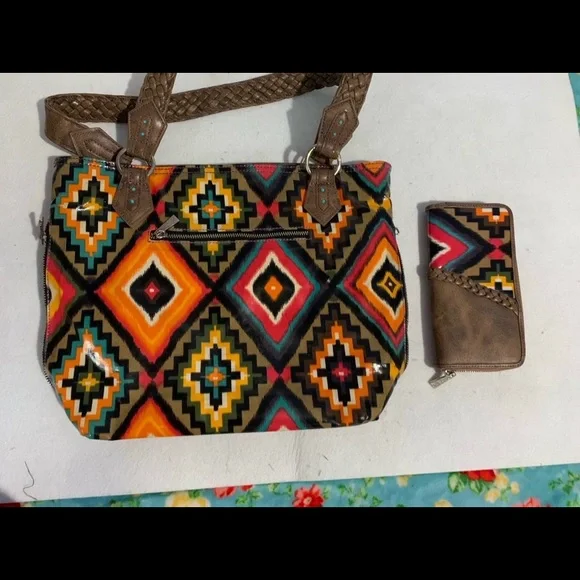 Catchfly Aztec Southwestern Print Satchel and Matching Zip Around Wallet - Picture 8 of 11